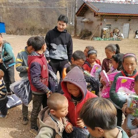 男子非法穿越秦岭纵火回怼网友问题解决方案